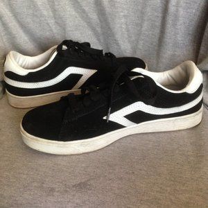 Airspeed black suede sneaker EUC men's size 7